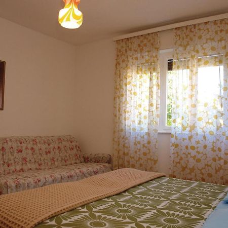 Stunning Apartment In Pula With Kitchen 外观 照片