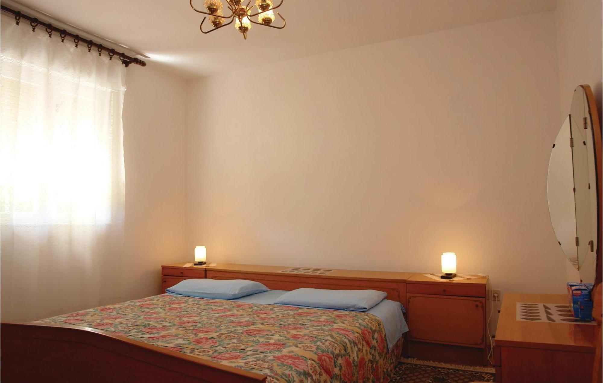 Stunning Apartment In Pula With Kitchen 外观 照片